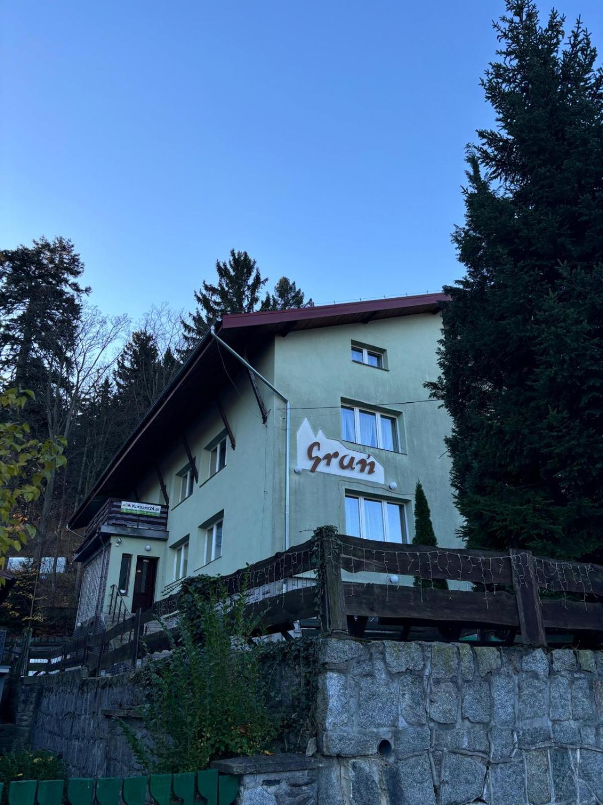 Pensjonat Gran Hotel Карпач Екстериор снимка